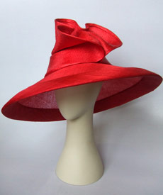 Designer hat Gala Supreme by Louise Macdonald Milliner (Melbourne, Australia)