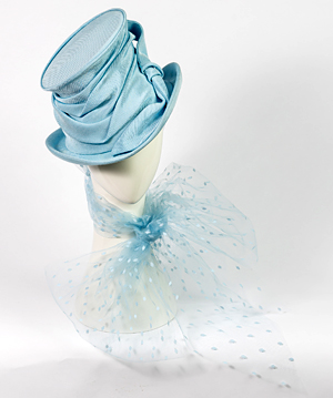 Designer hat Aurora by Louise Macdonald Milliner (Melbourne, Australia)
